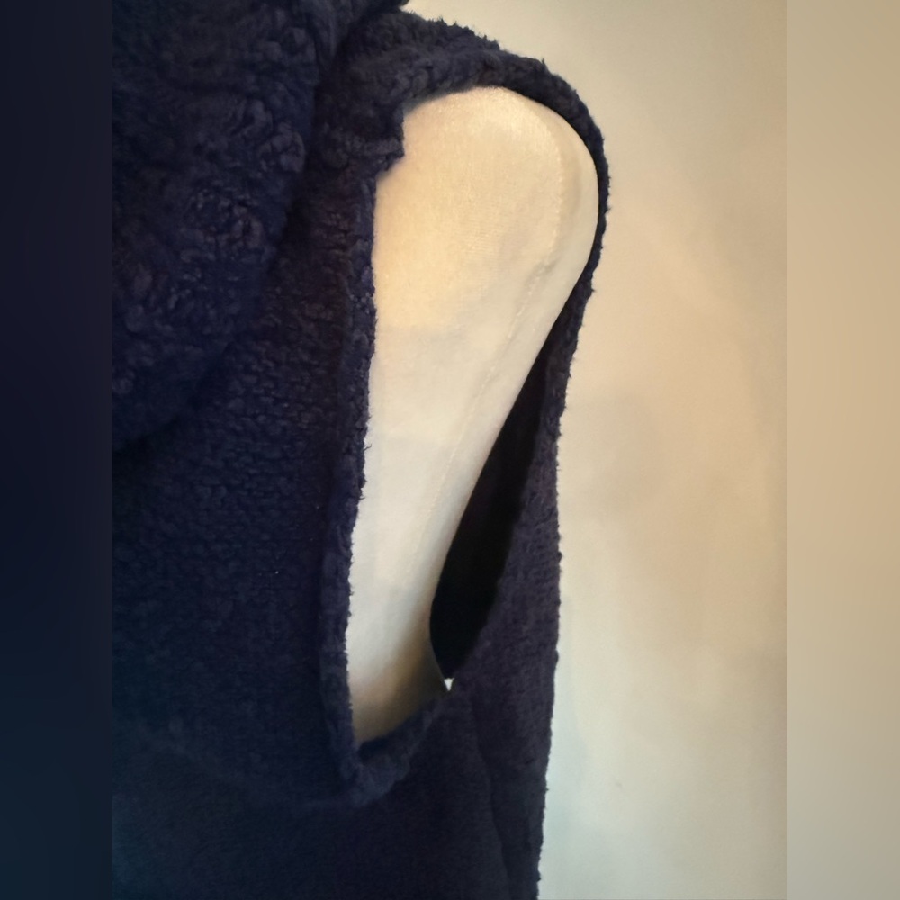 Free People. Little White Lies Sleeveless Sweater. Blue. Size Large. - Picture 6 of 7
